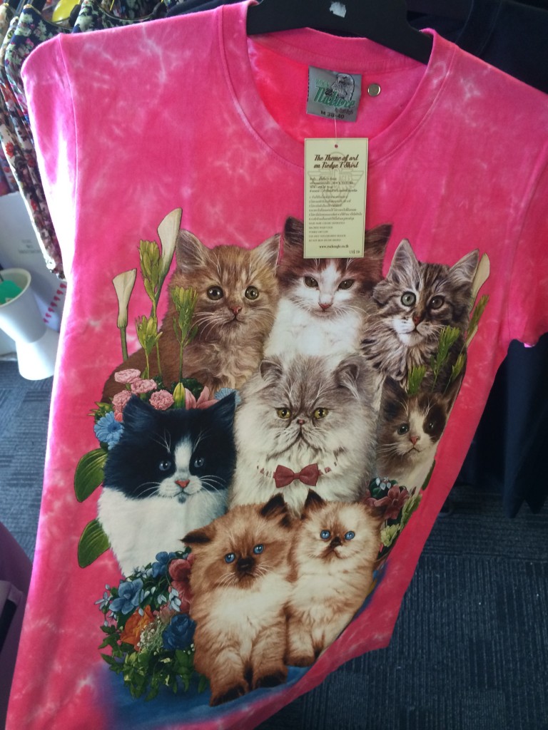 The most glorious expression of garment-based cat love that you will ever find.